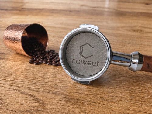 Puck screen engraved in portafilter